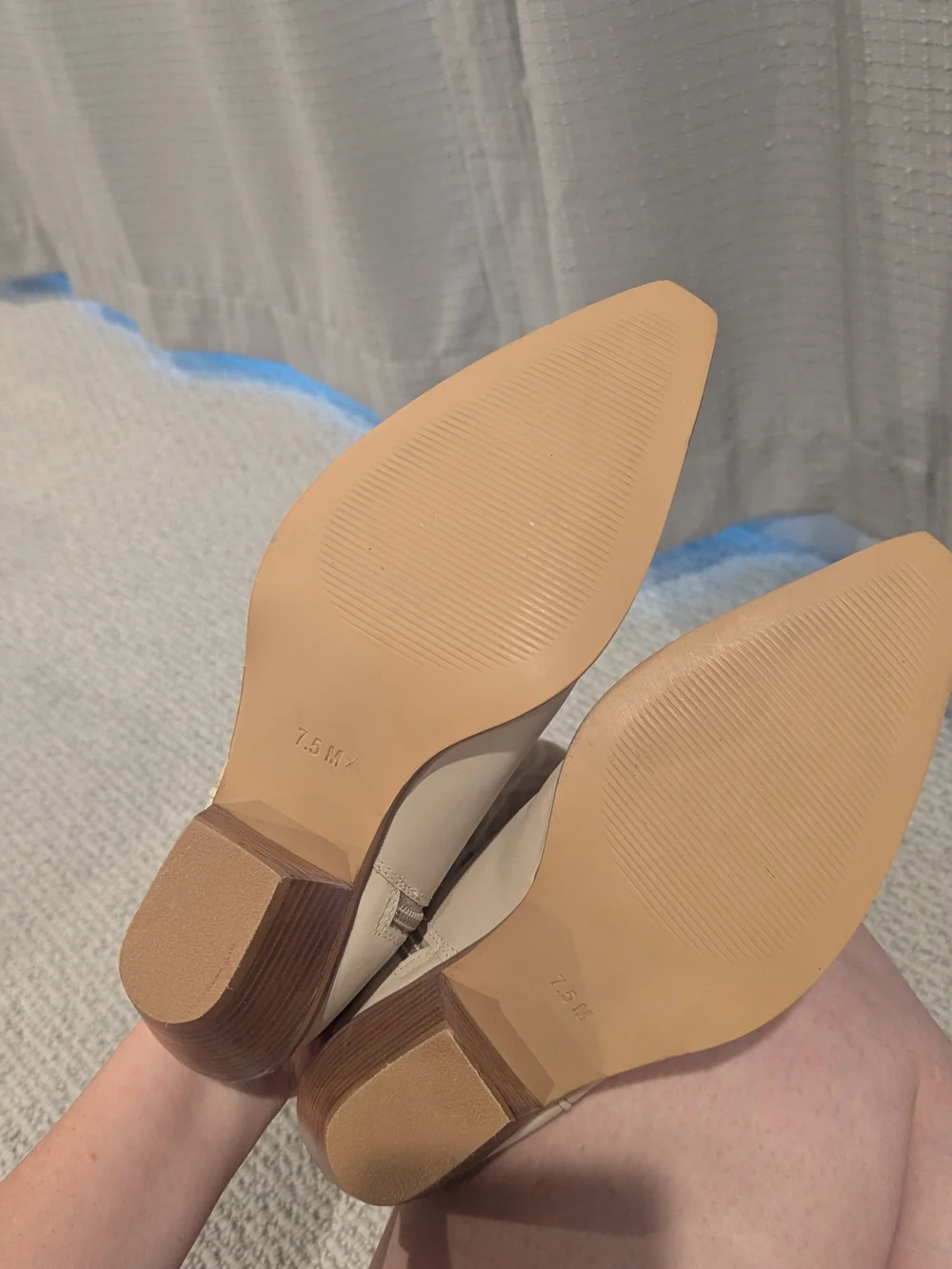 Classic Women's Tall Western Boots in Beige - Picture 4 of 6